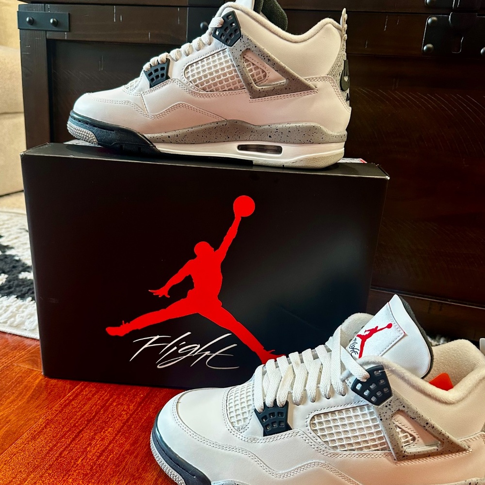 Air Jordan 4 Retro White Cement 8.5 Men 10 Women